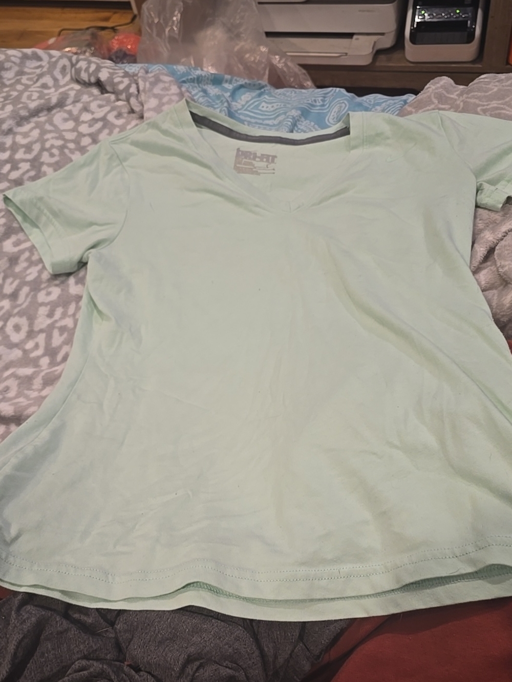 ❤️5/$25 Women’s V-Neck Short Sleeve Tee - Mint Nike